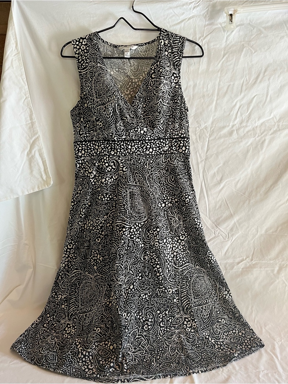 croft & barrow Black and White Paisley V-Neck A-Line Dress